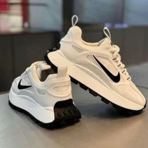 NIKE BAILLELI BLANCA NEGRA