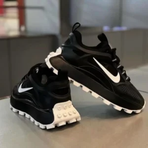 NIKE BAILLELI NEGRA BLANCA