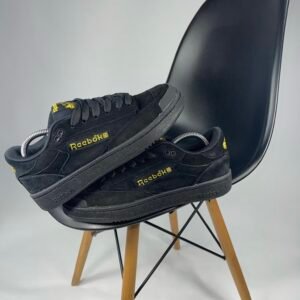 REEBOK CLASICA NEGRA DORADA