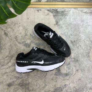 NIKE INITIATOR NEGRA BLANCA