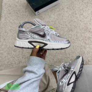 NIKE P-7000 PALO ROSA PLATA